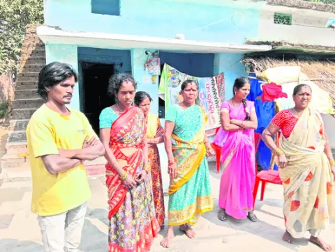 డాక్టర్ల నిర్లక్ష్యంతోనే బాలుడి మృతి