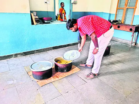 ఆహార కల్తీ నియంత్రణ అధికారుల తనిఖీ
