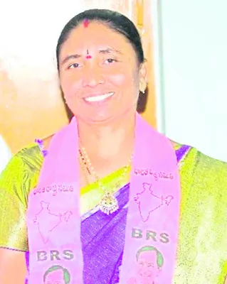 మున్సిపల్‌ బరిలో  ఆశావర్కర్‌ 
