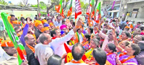 బల్దియాను కలిసికట్టుగా దోచుకున్నారు 