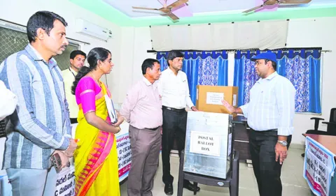 పోస్టల్‌ బ్యాలెట్‌ వినియోగించుకోండి