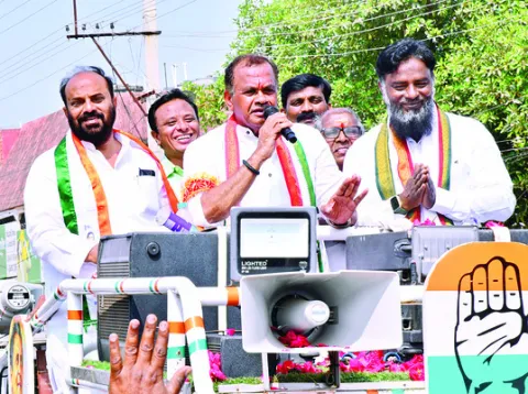 అన్నం తినే చేతిని మరువద్దు