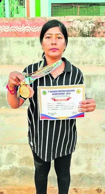 జాతీయ మాస్టర్‌ అథ్లెటిక్స్‌లో గోల్డ్‌ మెడల్స్‌