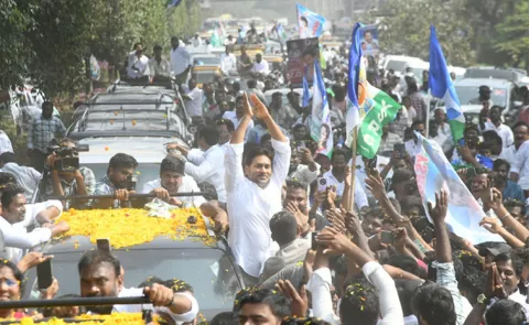 People of NTR district extend a warm welcome to YS Jagan