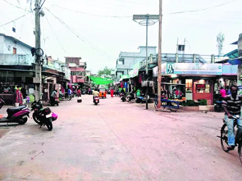 ● ఆం బజార్‌.. కేరాఫ్‌‘చౌక్‌’లు..