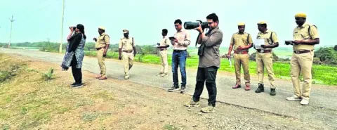 కొల్లేరులో పక్షుల కనువిందు