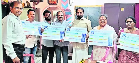 బాలల హక్కులు పరిరక్షించాలి 