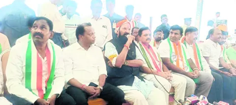 లక్షల హెక్టార్లకు నీరందించిన ఘనత కాంగ్రెస్‌ది 