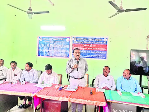 రైతులను కాపాడుకోవాలి 