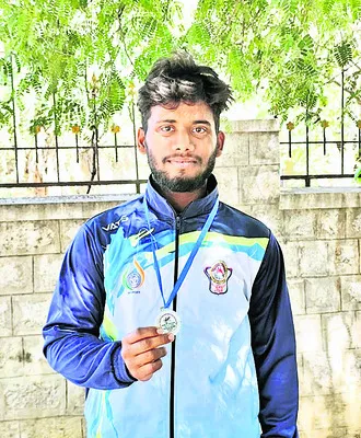 దరఖాస్తుల ఆహ్వానం 