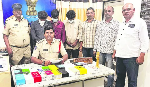 సెల్‌ఫోన్‌ దొంగల అరెస్ట్‌ 