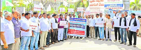 వెలమలకు సీఎం రేవంత్‌ క్షమాపణ చెప్పాలి