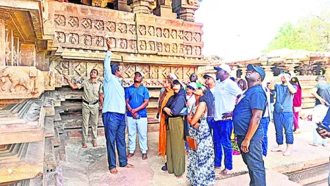 రామప్పను సందర్శించిన 13 దేశాల ప్రతినిధులు