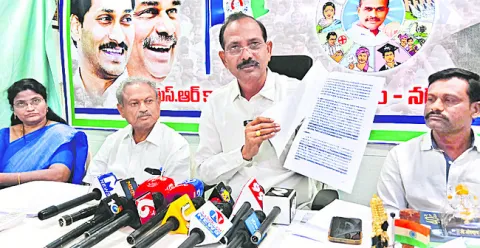 తప్పులపై తప్పులు చేస్తున్న చంద్రబాబు 