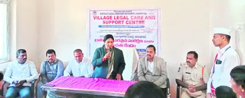 చట్టాలపై అవగాహన కలిగి ఉండాలి