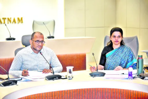 ప్రభుత్వ భూముల క్రమబద్ధీకరణ వేగవంతం 