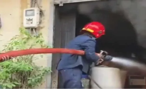 Massive fire breaks out in Maharashtra