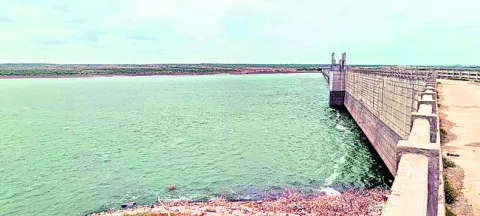 గోరుకల్లు..కనిపించని పర్యాటక పరవళ్లు