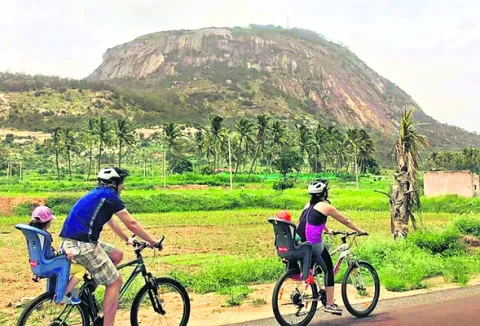 ప్రేమికుల రోజున నందిహిల్స్‌ బంద్‌ 