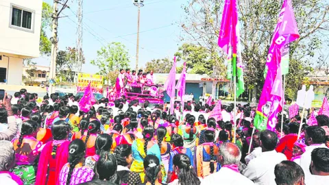 హామీలు మరిచి గాలిమాటలు 