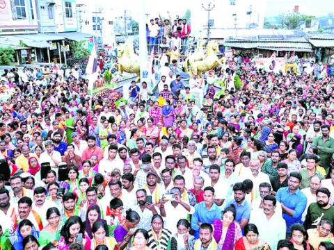 జన బలమా.. ధన బలమా? 