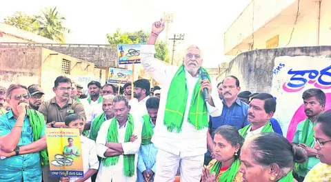 ఎమ్మెల్యే కాంగ్రెస్‌ పార్టీని కలుషితం చేస్తుండు