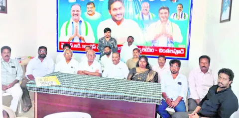 దేవుడిని రాజకీయాల్లోకి లాగడం హేయం 