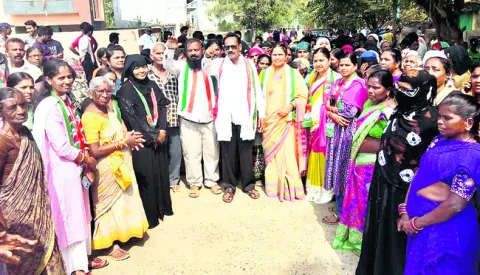 ● బరిలో దంపతులు