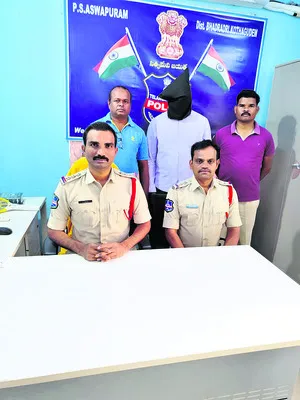 హత్య కేసులో నిందితుడి అరెస్ట్‌.. 