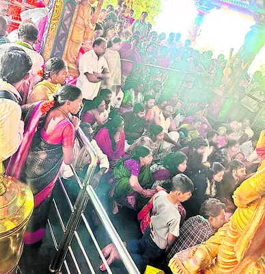 హేమాచలక్షేత్రంలో భక్తుల రద్దీ
