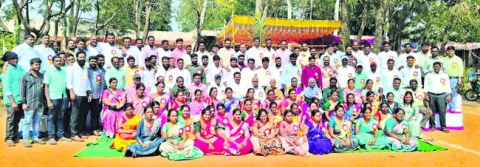 ● అ‘పూర్వ’ సమ్మేళనం 