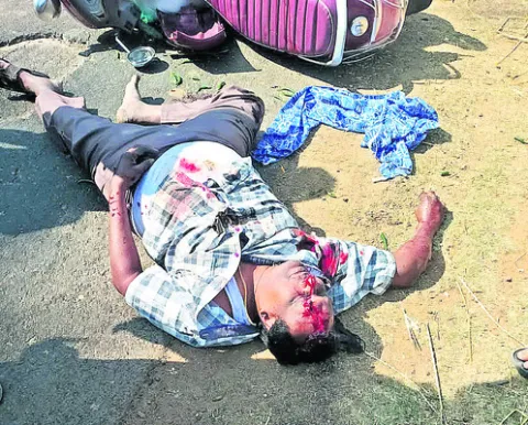 బైక్‌ను ఆటో ఢీకొని వ్యక్తి మృతి