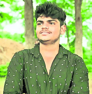 కుక్క అడ్డు రావడంతో.. 