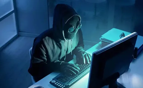 The police uncovered a five-thousand crore scam