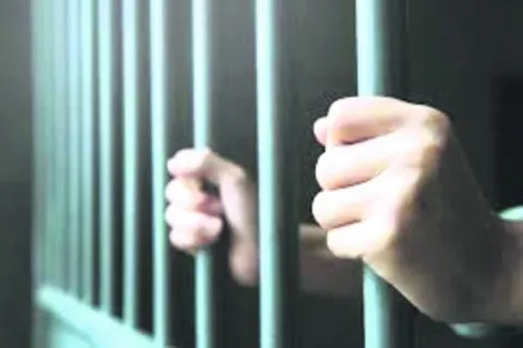 ఎవరికి ఓటు వేశారో చెబితే నేరమే  
