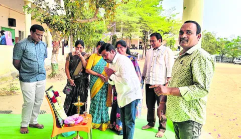భావి శాస్త్రవేత్తలుగా ఎదగాలి