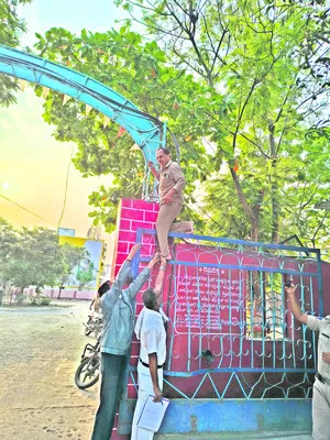 బోధన్‌ ఆర్టీసీ డిపోలో కలకలం 