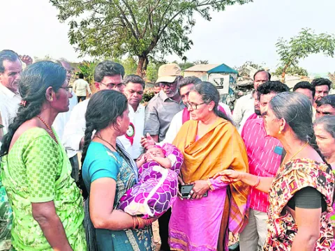 పేదల ఇల్లు కూల్చడం అన్యాయం