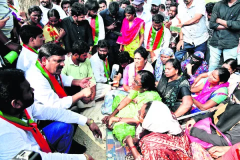 భూదాన్‌ భూములు పేదలకే చెందాలి