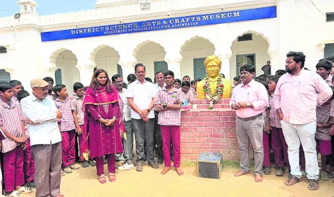 పరిశోధనాత్మక ఆలోచనలు ఉండాలి