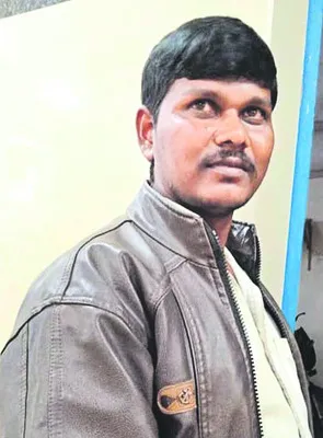 లారీ చక్రాల కింద నలిగి మహిళ మృతి 
