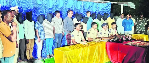 నకిలీ నోట్ల చెలామణి ముఠా అరెస్టు