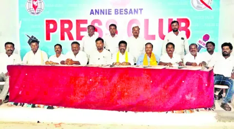 శంకర్‌కు ఇన్‌చార్జి పదవి ఇవ్వొద్దు 