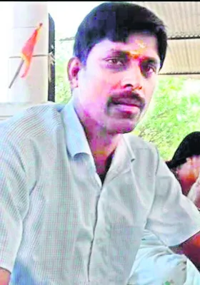 చెరువులో ఆటో డ్రైవర్‌ గల్లంతు