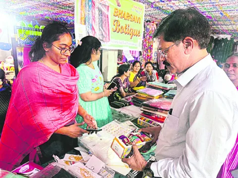 మహిళలు పారిశ్రామిక వేత్తలుగా ఎదగాలి