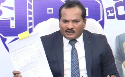 Jada Sravan Kumar: Trying to reopen all cases against Chandrababu