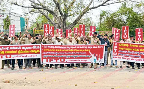 Auto Drivers Fires On Chandrababu: AP