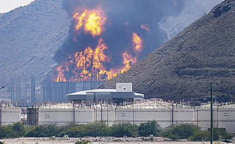 US attacks military sites on Iran Kharg island