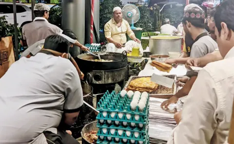 Coal fired kitchens return to Mohammed Ali Road Mumbai