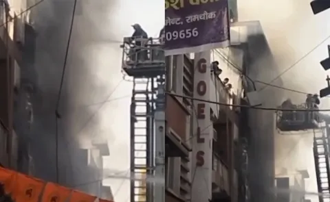 Six dead many trapped as massive fire breaks Delhi